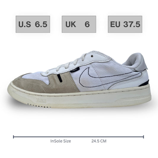 Nike Squash-Type