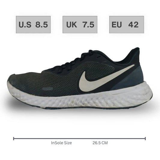 Nike Revolution 5