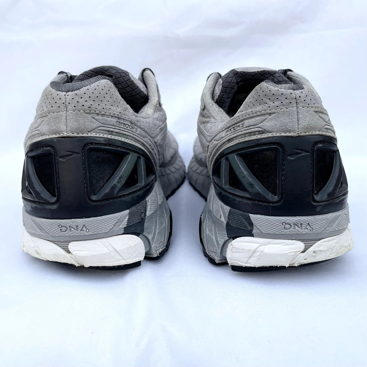 Brooks Beast 16