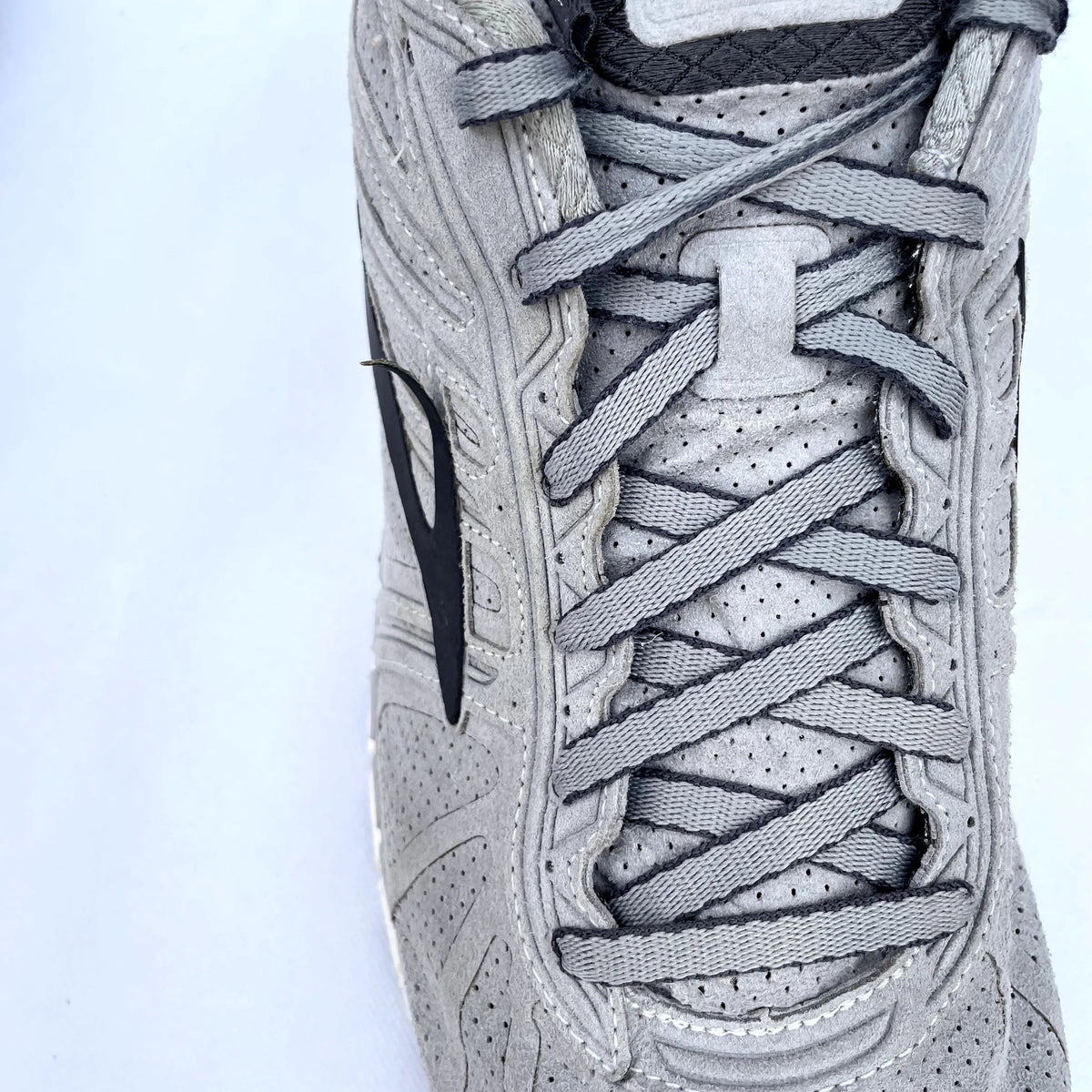 Brooks Beast 16