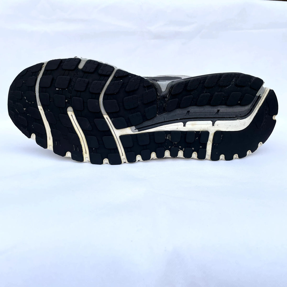 Brooks Beast 16