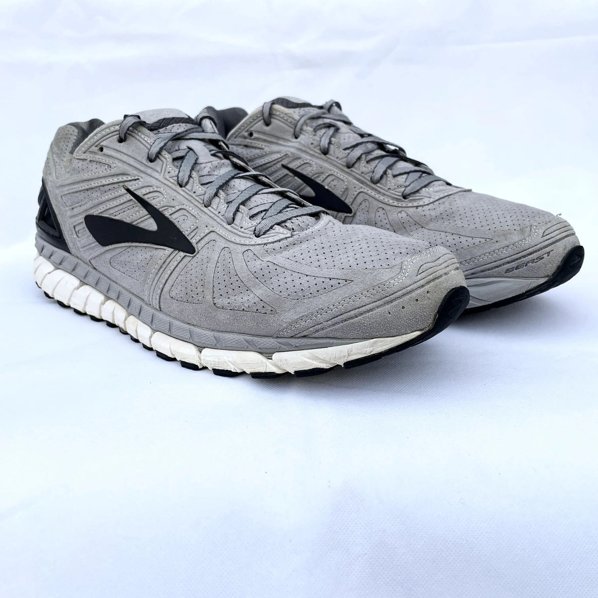 Brooks Beast 16