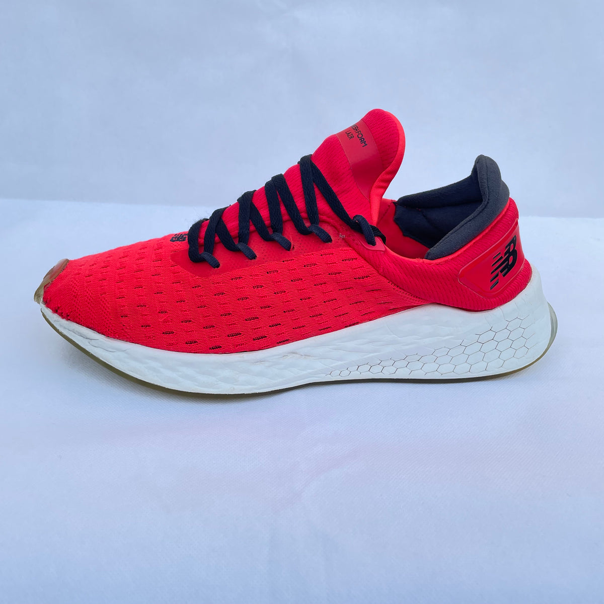 New Balance Lazr v2