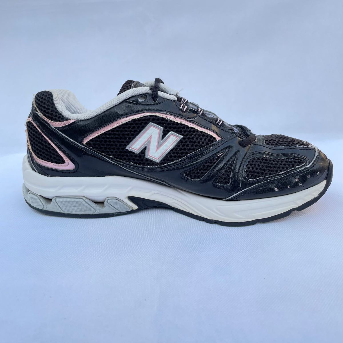 New Balance 552