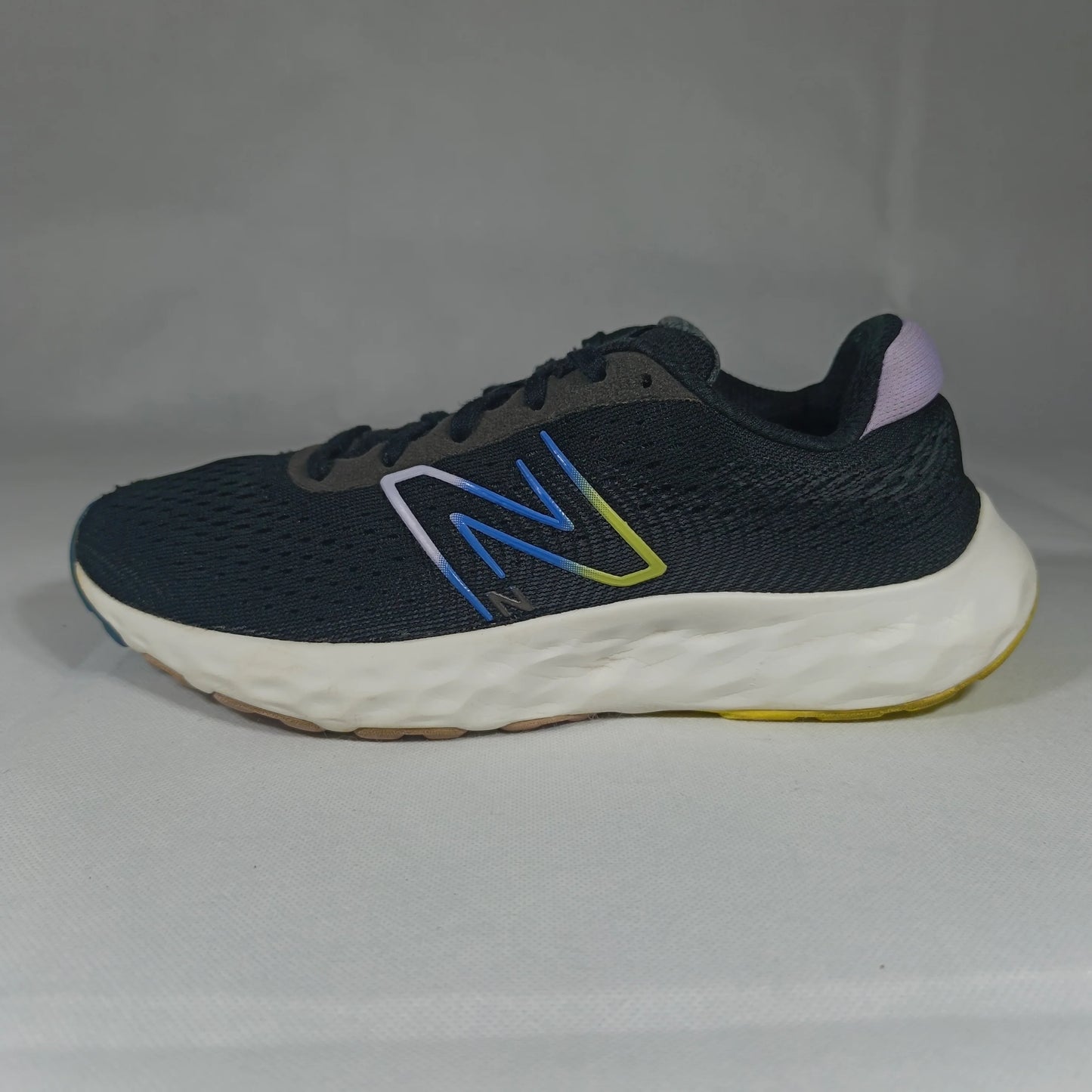 New Balance women's 520 V8