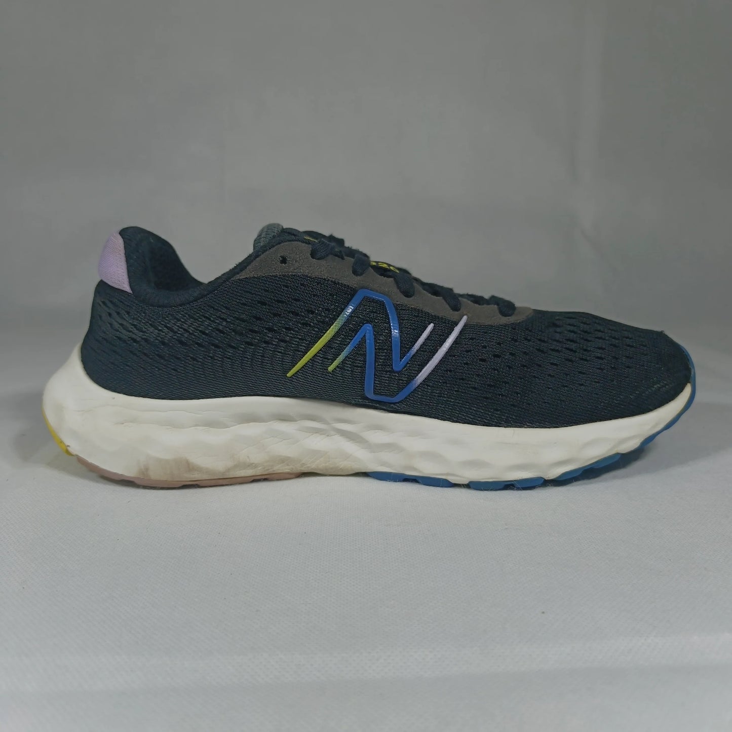 New Balance women's 520 V8