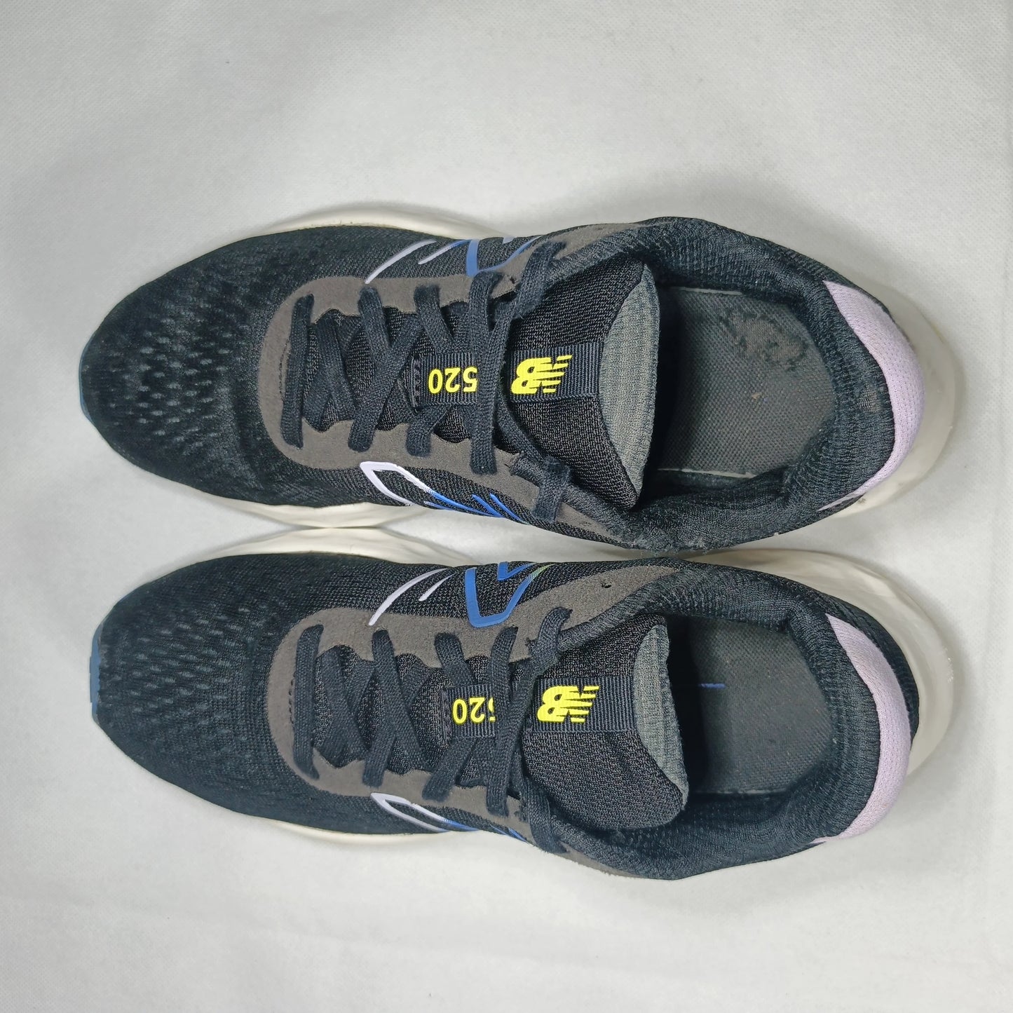 New Balance women's 520 V8