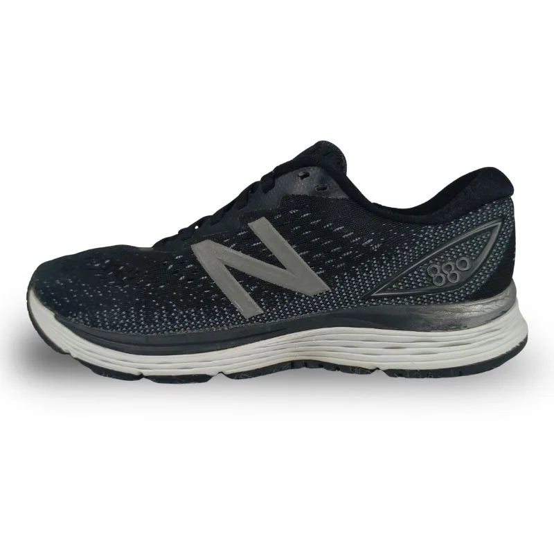 New Balance 880v9