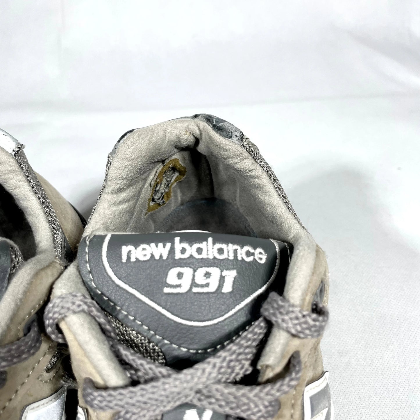 New Balance 991