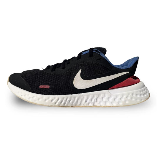 Nike Revolution 5
