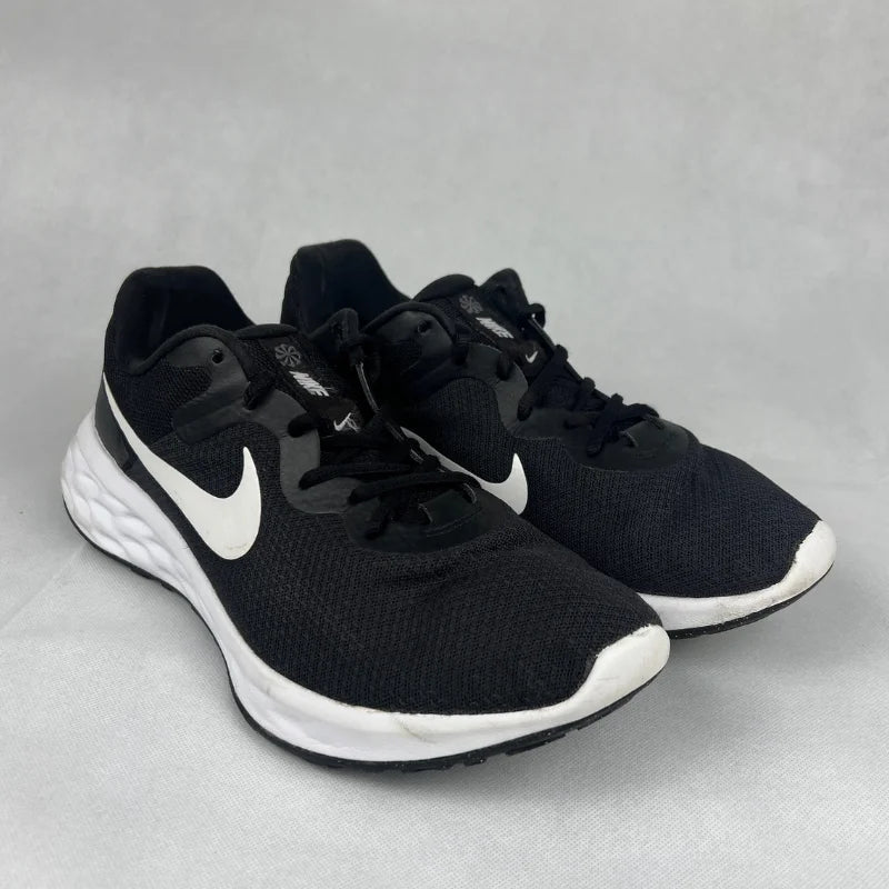 Nike Revolution 6