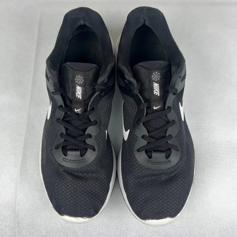 Nike Revolution 6