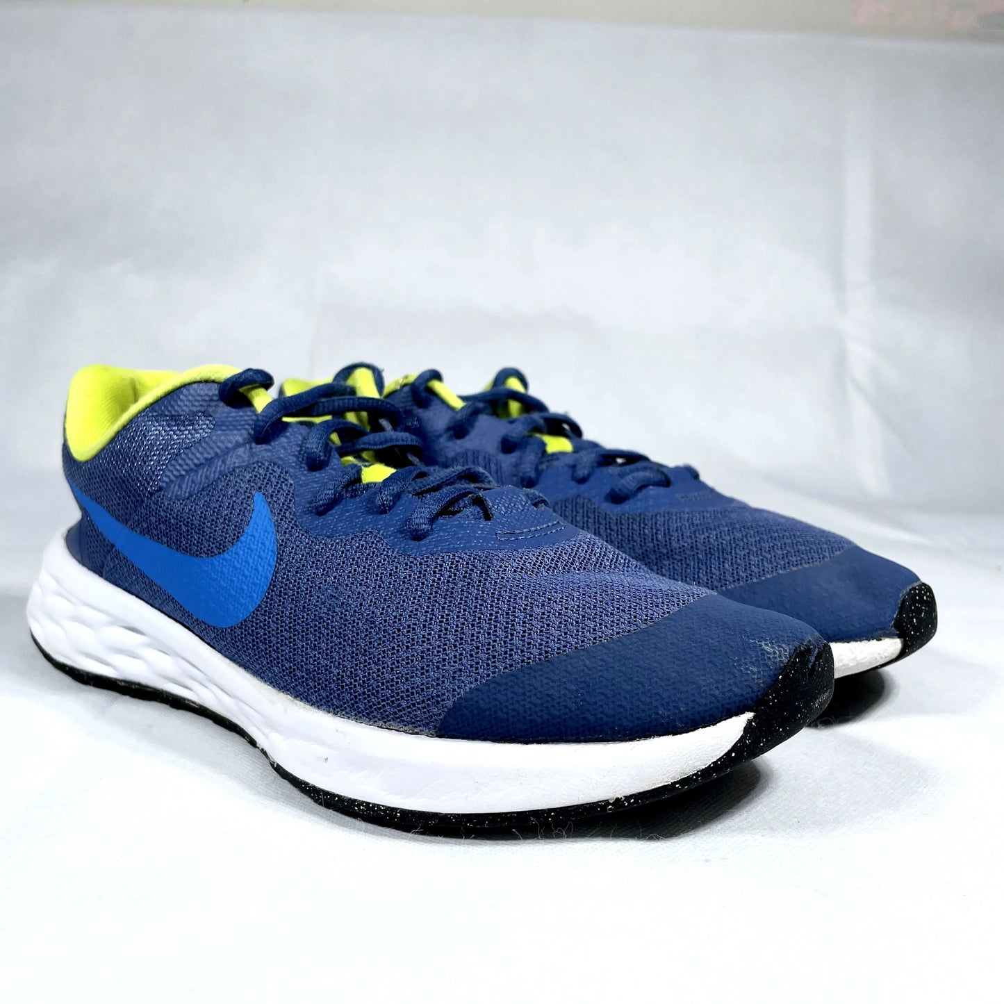 Nike Revolution 6