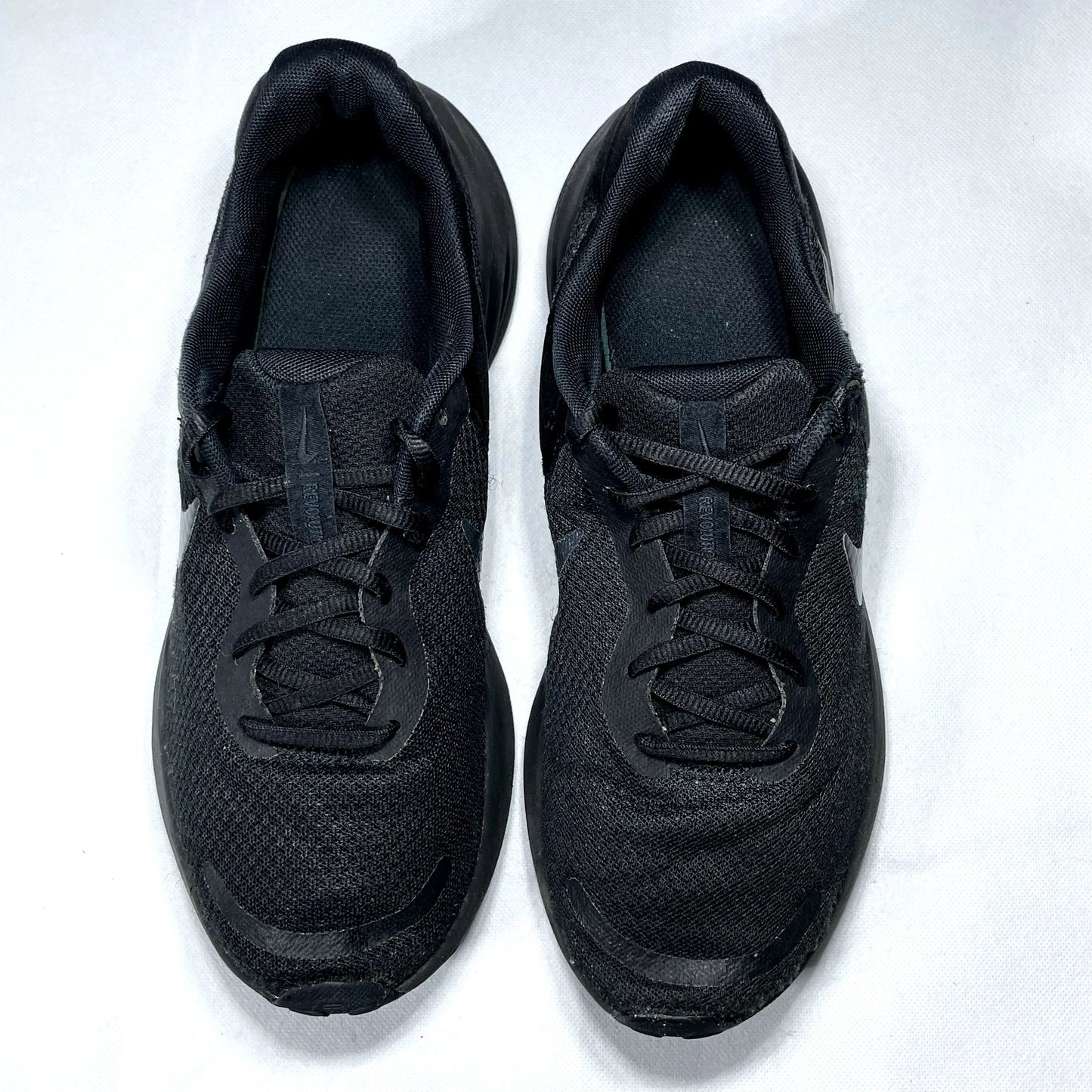 Nike Revolution 7