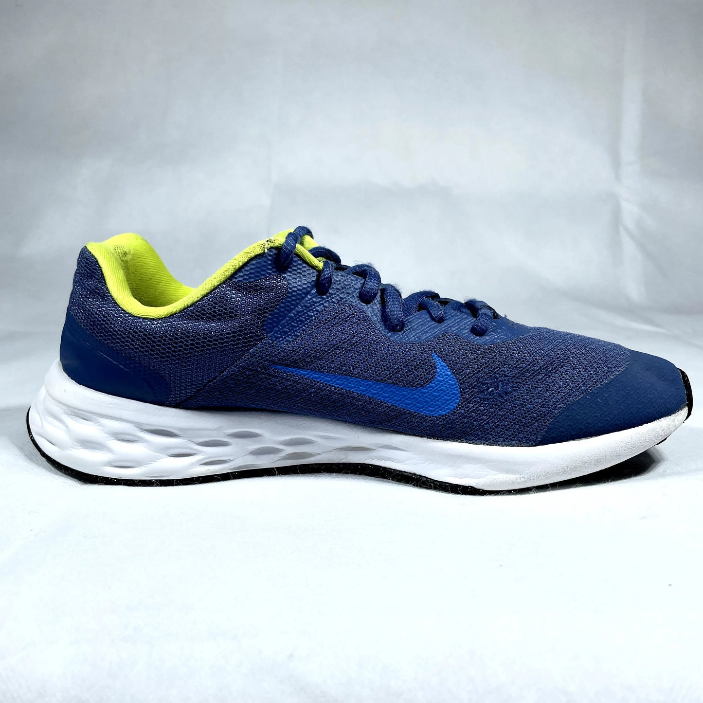 Nike Revolution 6