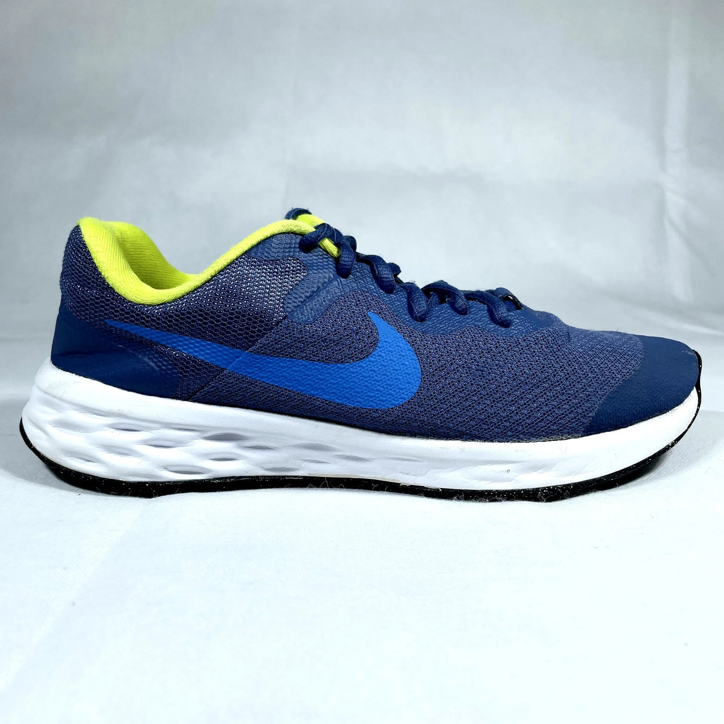 Nike Revolution 6
