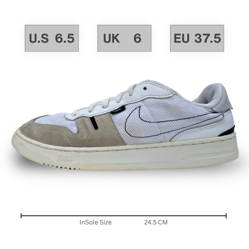 Nike Squash-Type