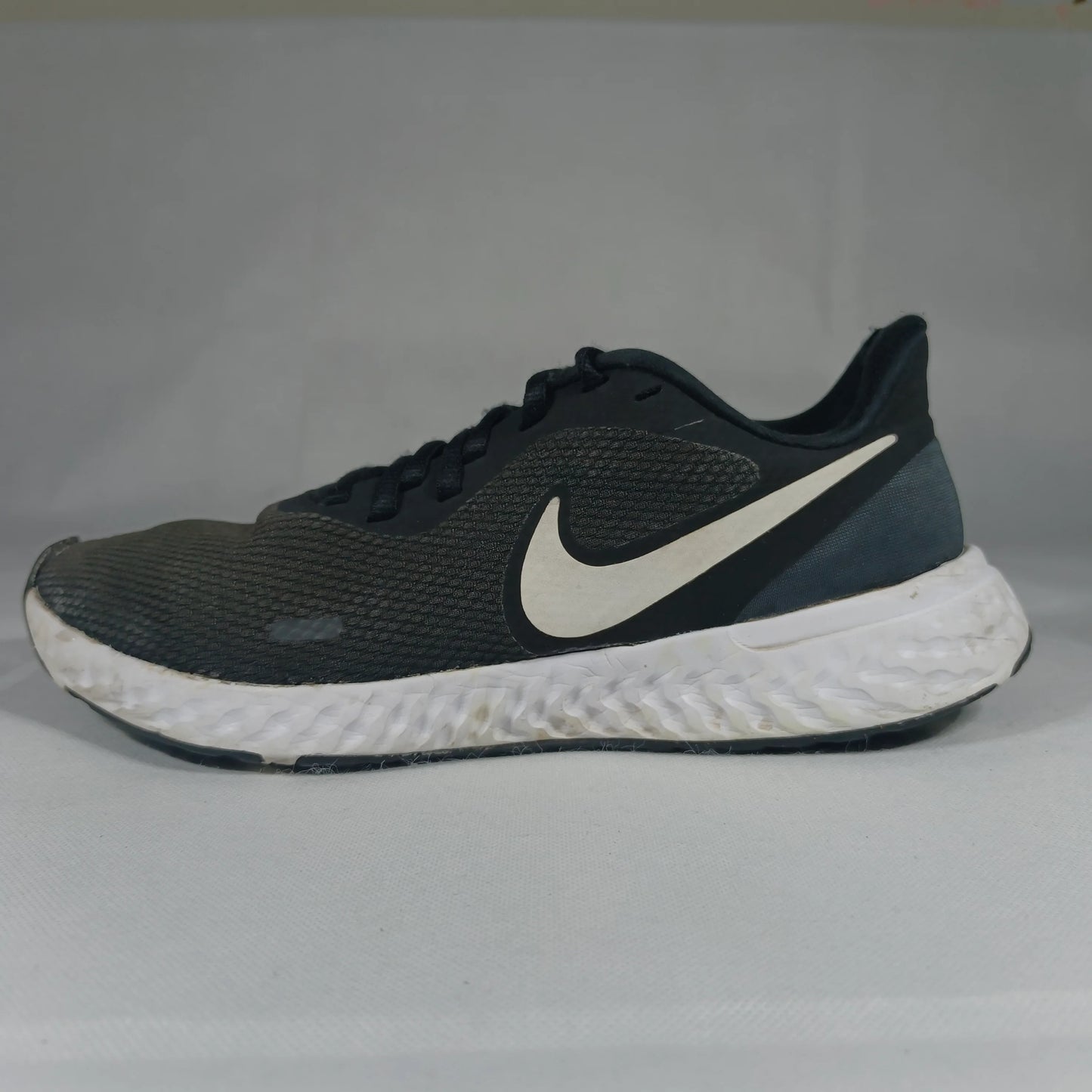 Nike Revolution 5