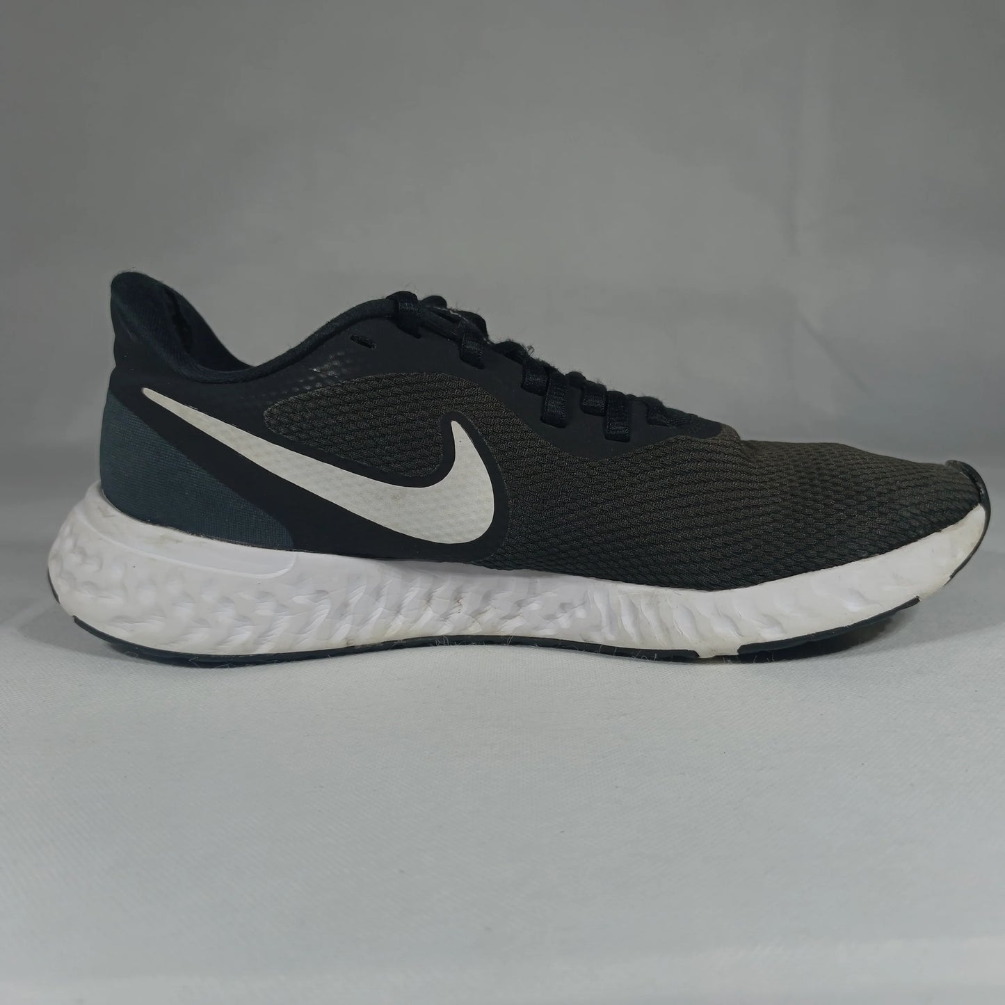 Nike Revolution 5