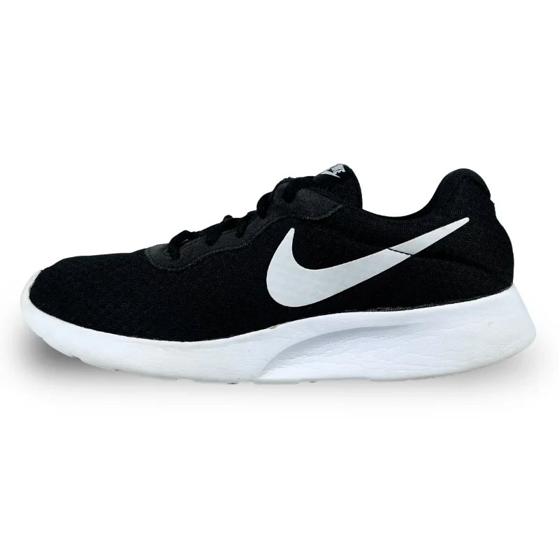 Nike Tanjun