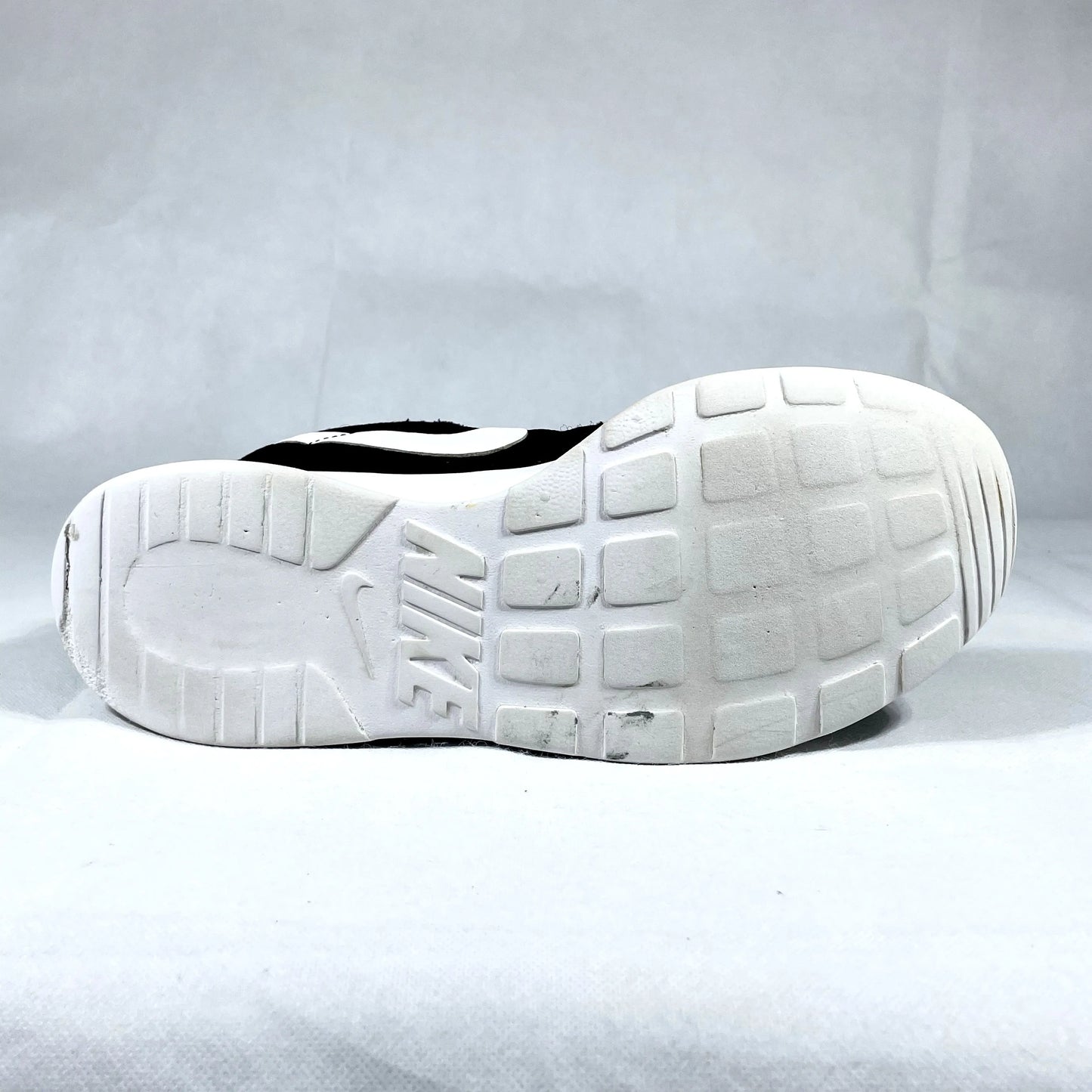 Nike Tanjun